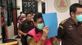 Direktur Jenderal Perdagangan Luar Negeri Kementerian Perdagangan Indrasari Wisnu Wardhana ditahan Kejaksaan Agung dalam kasus mafia minyak goreng, Selasa (19/4) (foto: istimewa)