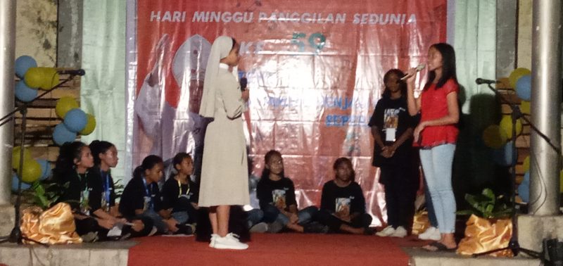 Drama panggilan yang dilakonkan Sekar Stasi Santo Yohanes Paulus II Centrum pada Pentas Seni penggalangan dana renovasi Gereja Centrum, Minggu (8/5)