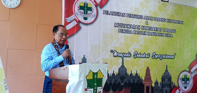Wakil Bupati Sikka Romanus Woga membuka Muskomcab Pemuda Katolik Kabupaten Sikka di Hotel Wailiti, Kamis (12/5) 