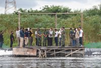 Rombongan DPRD Sikka mengunjungi tambak udang vaname Lantamal V Surabaya, Selasa (10/5) (foto: istimewa)
