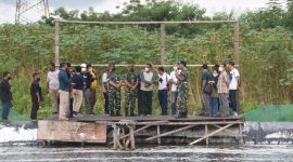 Rombongan DPRD Sikka mengunjungi tambak udang vaname Lantamal V Surabaya, Selasa (10/5) (foto: istimewa)