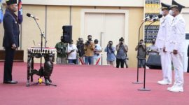 Gubernur NTT Viktor Bungtilu Laiskodat melantik Penjabat Bupati Flotim dan Penjabat Bupati Lembata, Minggu (22/5) (foto: istimewa)