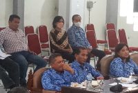 Sekda Sikka Adrianus Firminus Parera saat Rapat Kerja bersama DPRD Sikka, Jumat (17/6)