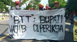 Aksi demonstrasi PMKRI Maumere di Kantor Kejaksaan Negeri Sikka beberapa waktu lalu