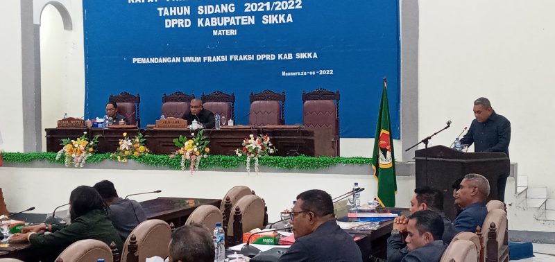 Sekretaris Fraksi Partai Gerindra Sufriyance Merison Botu membacakan pemandangan umum fraksi, Selasa (28/6)