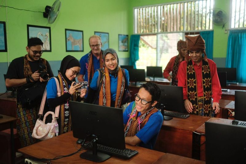 Launching Program Flores Go Digital 1.0, kolaborasi SOS Children's Village dan Allianz Indonesia, Sabtu (25/6)
