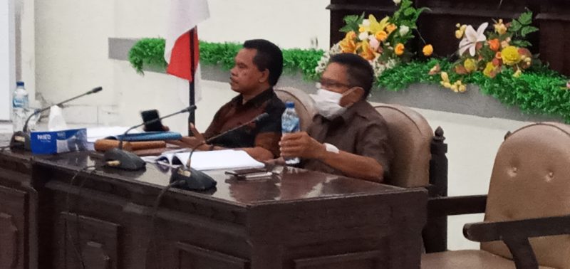 Pimpinan Komisi 3 DPRD Petrus da Silva dan Yoseph Don Bosko saat Psnsus LHP BPK beberapa waktu lalu