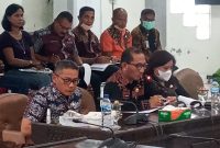 Sekda Sikka Adrianus Firminus Parera pada sidang anggaran bersama Badan Anggaran DPRD Sikka, Jumat (1/7)
