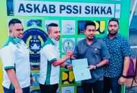 Ketua Askab PSSI Sikka Cherry Newar (kedua dari kiri)