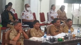 Kabag Kesra Awales Syukur pada rapat Banggar di DPRD Sikka, Selasa (5/7)
