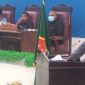 Ketua Pansus Wair Puan Alfridus Melanus Aeng menyampaikan laporan Pansus kepada paripurna DPRD Sikka, Senin (8/8)