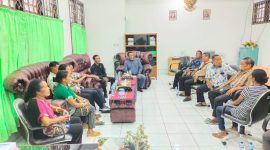 Sejumlah Anggota Kopdit Mitan Gita mengadu ke Pimpinan DPRD Sikka, Senin (15/8)