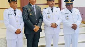 Bupati Sikka pose bersama 3 Camat usai pelantikan dan pengambilan sumpah jabatan, Selasa (16/8) (foto: istimewa)
