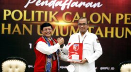 Ketua KPU Has'yim Asy'ari menerima berkas pendaftaran dari Ketua PKP Yussuf Solichien pada 1 Agustus 2022 lalu