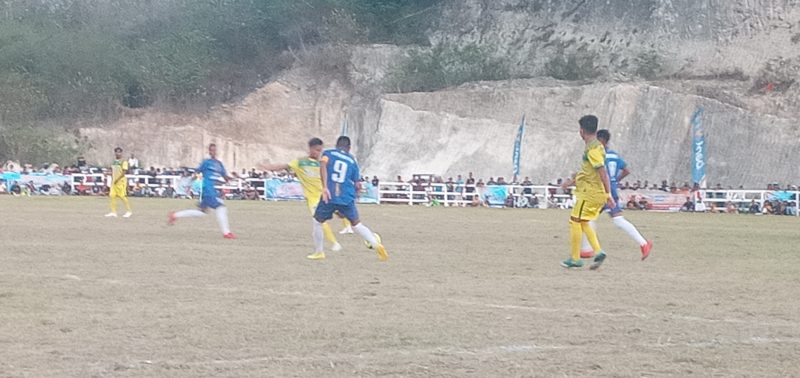 PS Malaka dan Persematim Manggarai Timur pada partai perdana Liga 3 ETMC Tahun 2022 di Kabupaten Lembata, Jumat (9/9)