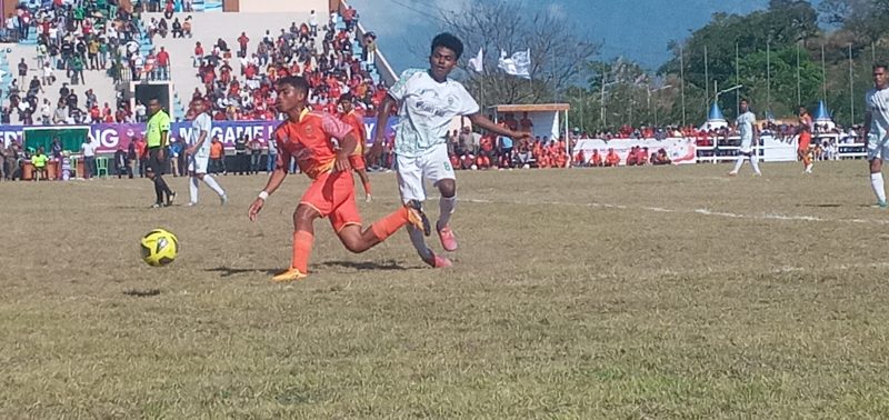 Pertandingan Persami Maumere kontra Perseftim Flotim di GOR 99, Sabtu (10/1)