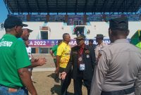 Ofisial dan Pelatih protes kepemimpinan wasit, Selasa (13/9) di GOR Lewoleba