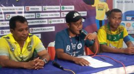 Asisten Pelatih dan Kapten PS Malaka sedang memberikan keterangan pers, Senin (19/9)