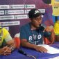 Asisten Pelatih dan Kapten PS Malaka sedang memberikan keterangan pers, Senin (19/9)