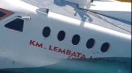 Detik-detik KM Lembata Labalekan Express tenggelam di dermaga Lewoleba, Rabu (28/9) (foto: istimewa)