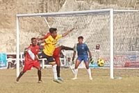 Perserond Rote Ndao menciptakan kemelut di gawang Persim Manggarai pada perebutan tempat ketiga Liga 3 ETMC XXXI Tahun 2022, Rabu (28/9) di GOR 99 Lewoleba