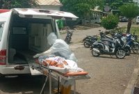 Seorang pasien Covid meninggal pada pertengahan Oktober 2022 lalu, jasadnya dibawa ke ruang jenazah RSUD TC Hillers Maumere