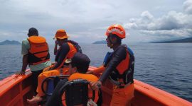 Operasi Tim SAR Gabungan melakukan pencarian korban yang lompat dari KMP Ranaka 