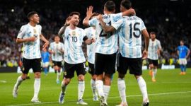 Pemain Argentina merayakan kemenangan