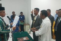 Bupati Sikka Fransiskus Roberto Diogo melantik Fransiskus Laka sebagai Dirut Perumda Air Minum Wair Puan, Kamis (17/11) 