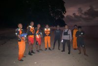 Persiapan pencarian nelayan Paga yang hilang di Perairan Doreng, Selasa (29/11) (foto: istimewa)