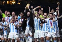 Euforia pemain Argentina setelah berhasil menjadi juara dunia tahun 2022, Minggu (18/12) malam WIB