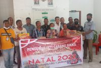 INTI Sikka menyalurkan bantuan sembako kepada ODGJ di Kelurahan Nangalimang, Rabu (22/12) 