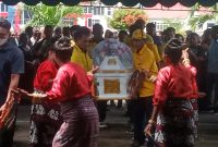 Tarian mengiringi jasad Manggela Keupung, Selasa (27/12)