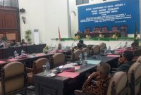 Suasana rapat paripurna penetapan APBD Sikka TA 2023, Kamis (29/12) malam