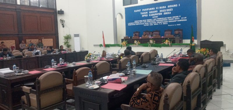 Suasana rapat paripurna penetapan APBD Sikka TA 2023, Kamis (29/12) malam
