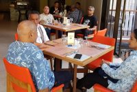 Salah satu momen pertemuan Bupati Sikka Fransiskus Roberto Diogo dan annggota DPR RI Melchias Markus Mekeng (foto: istimewa)