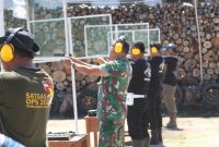 Peserta lomba menembak dalam rangka memeriahkan HUT ke-77 Hari Armada RI, Sabtu (3/12) (foto: istimewa)