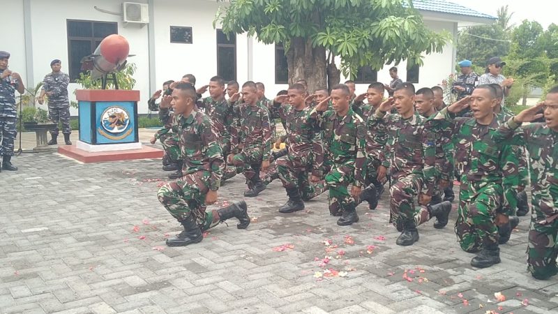 Bintara Remaja dan Tamtama Remaja yang baru mengikuti pembukaan Pekan Orientasi di Mako Lanal Maumere, Rabu (14/12)