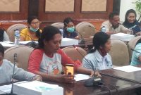 Sejumlah tenaga kesehatan mengikuti RDP dan melakukan protes atas pengumuman seleksi PPPK, Rabu (4/1)