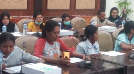 Sejumlah tenaga kesehatan mengikuti RDP dan melakukan protes atas pengumuman seleksi PPPK, Rabu (4/1)