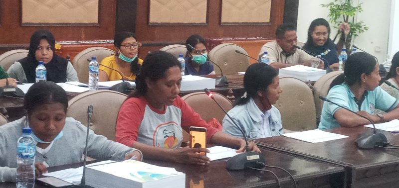 Sejumlah tenaga kesehatan mengikuti RDP dan melakukan protes atas pengumuman seleksi PPPK, Rabu (4/1)