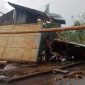 Rumah warga di Kecamatan Kangae dihantam angin puting beliung pada Nopember 2023 lalu (foto: istimewa) 