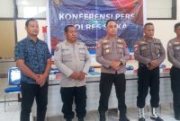 Wakapolres Sikka Kompol Ruliyanto Junaedi Putera Pahroen usai memberikan keterangan pers terkait raibnya 16 unit motor bodong, Jumat (20/1)