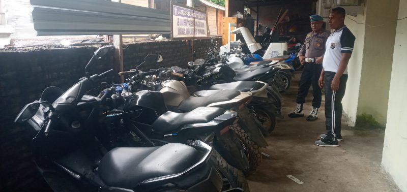 11 unit motor bodong yang berhasil ditarik dari tangan anggota Polres Sikka