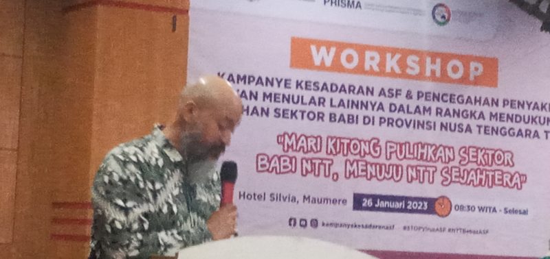 Head of Porfolio Prisma Prajwal Shahi memberikan sambutan pada Workshop Kampanye Kesadaran ASF dan Pencegahan Penyakit Hewan Menular Lainnya dalam Rangka Mendukung Pemulihan Sektor Babi di Propinsi NTT, Kamis (26/1)