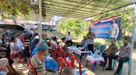 Kapolres Sikka AKBP Nelson Filipe Dias Quintas saat kegiatan Jumat Curhat di Kekurahan Nangameting, Jumat (13/1)