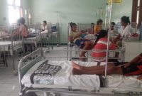 Pasien DBD dirawat di Ruang Melati RSUD TC Hillers Maumere, Jumat (10/2)