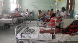 Pasien DBD dirawat di Ruang Melati RSUD TC Hillers Maumere, Jumat (10/2)