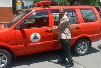 Penjabat Pembuat Komitmen Pembangunan Puskesmas Paga Yohanes Baptista Laba saat hendak meninggalkan Kantor Kejaksaan Negeri Sikka, Senin (20/2)