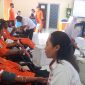 Suasana donor darah di Kantor Pencarian dan Pertolongan Maumere, Rabu (22/2)